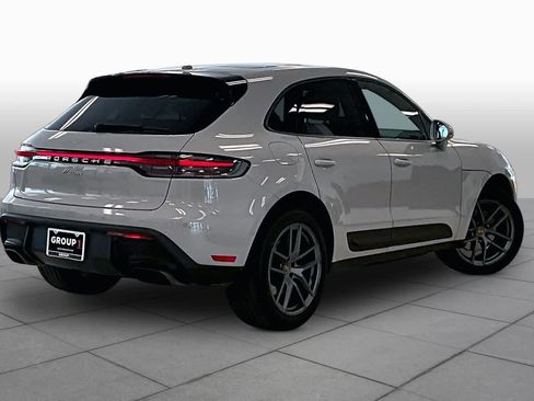 Used 2022 Porsche Macan AWD/4WD image 11