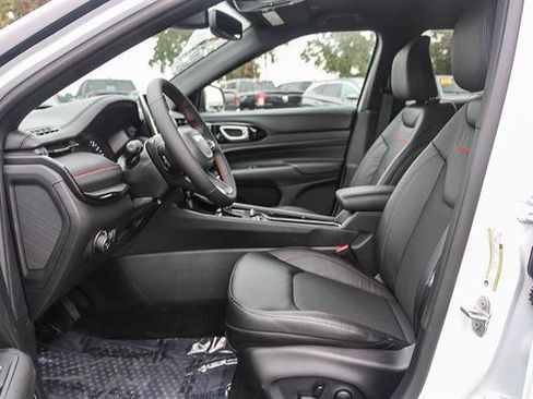 New 2026 Jeep Compass Trailhawk image 17