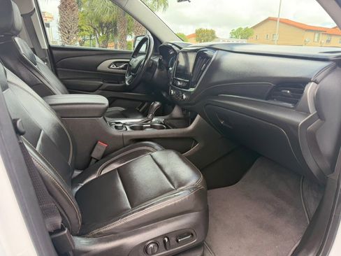 Used 2020 Chevrolet Traverse RS AWD/4WD image 13