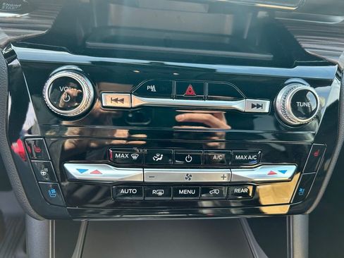 Certified 2023 Ford Explorer Limited w/ Equipment Group 301A image 30