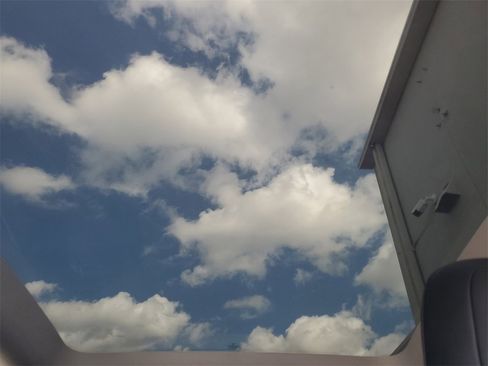 Used 2021 Tesla Model Y Long Range image 30