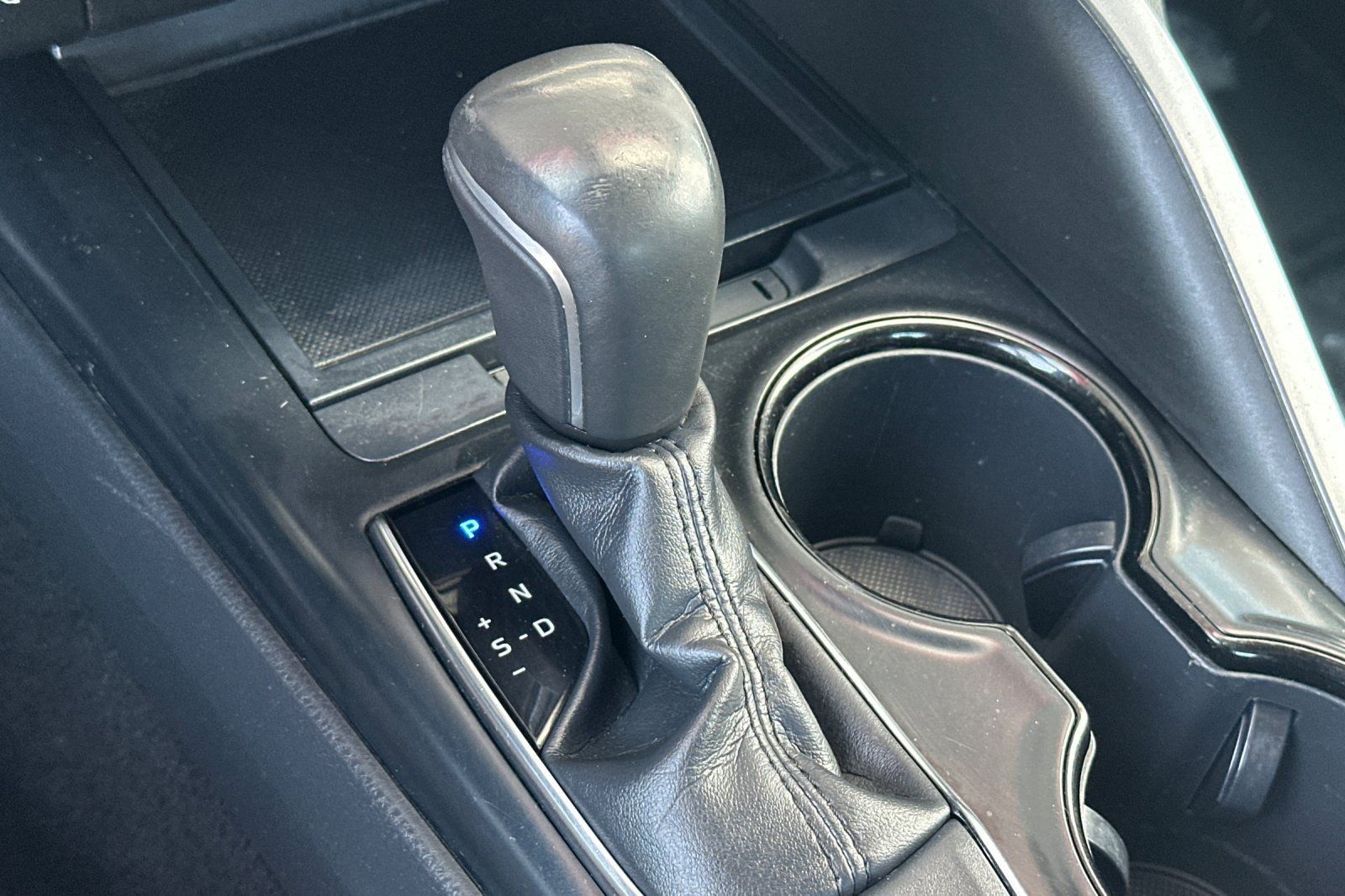 Certified 2019 Toyota Camry SE FWD image 19