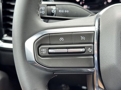 New 2026 GMC Canyon Elevation w/ LPO, Black Badging Package RWD image 9