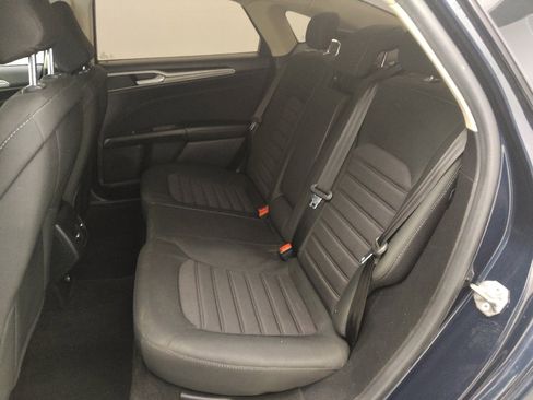 Used 2020 Ford Fusion SE image 18