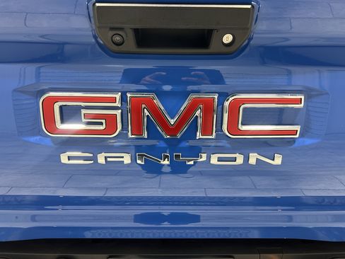 New 2025 GMC Canyon Elevation w/ Convenience Package image 32