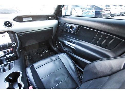 Used 2017 Ford Mustang Premium image 9