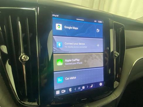 Used 2025 Volvo XC60 B5 Plus image 18