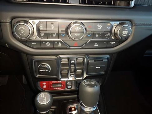 New 2026 Jeep Wrangler Unlimited Rubicon image 13