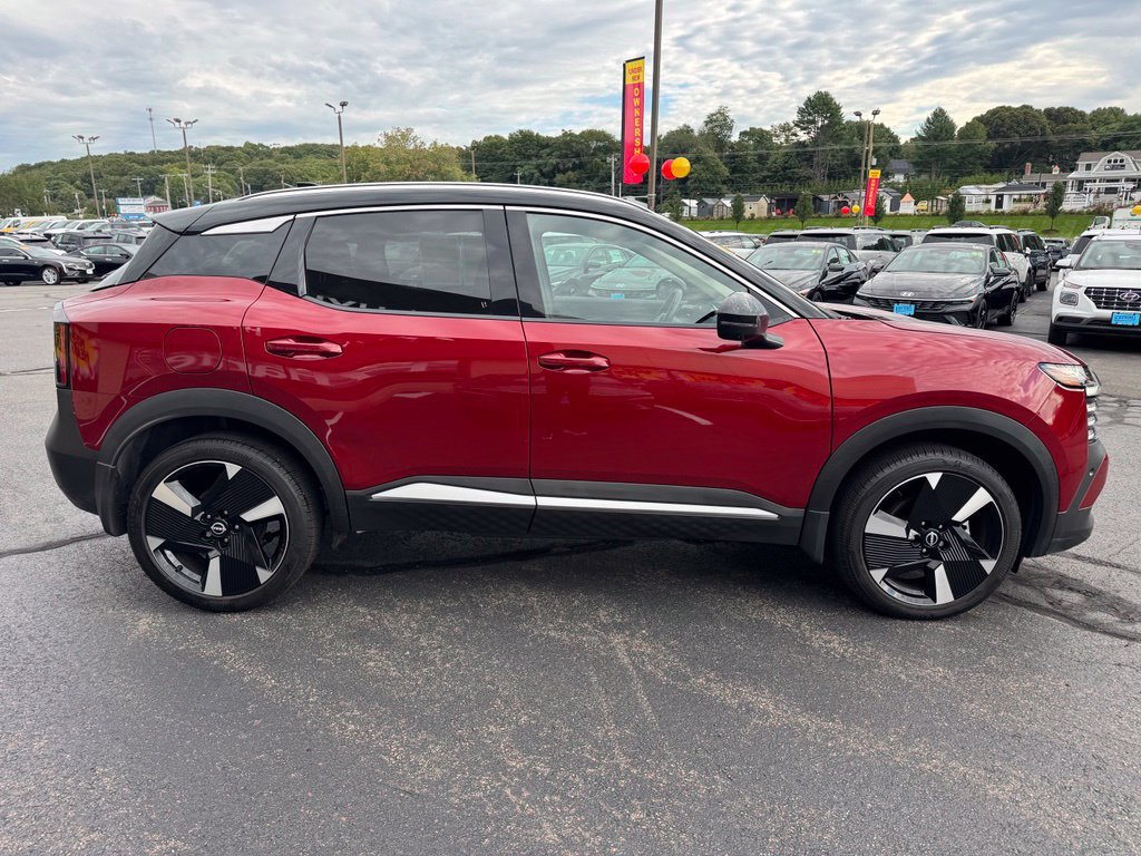 Used 2025 Nissan Kicks SR AWD/4WD image 4