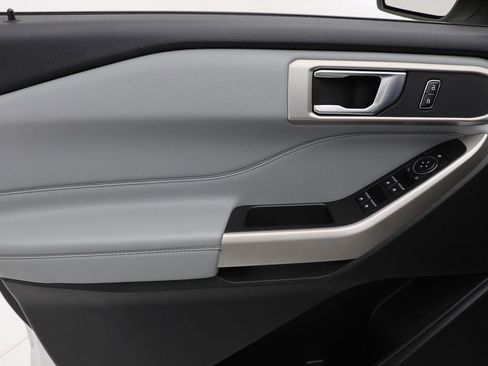 Used 2023 Ford Explorer XLT w/ Equipment Group 202A image 15