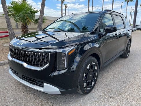 New 2026 Kia Carnival EX FWD image 3