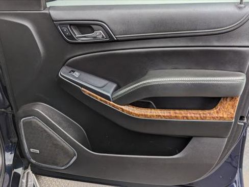 Used 2018 Chevrolet Suburban Premier image 24