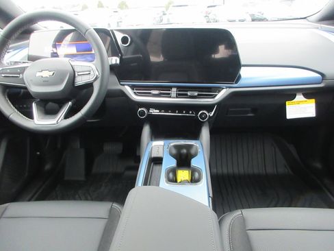 New 2026 Chevrolet Equinox EV LT AWD/4WD image 15
