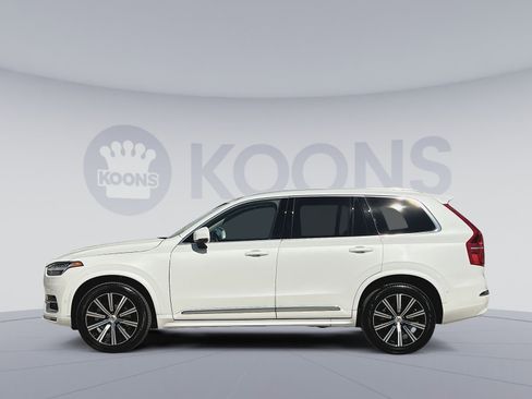 Certified 2025 Volvo XC90 B6 Plus image 2