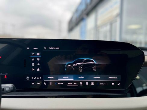 Used 2025 Audi Q6 e-tron Premium Plus w/ Premium Plus image 31