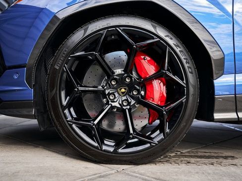 Used 2024 Lamborghini Urus Performante AWD/4WD image 3