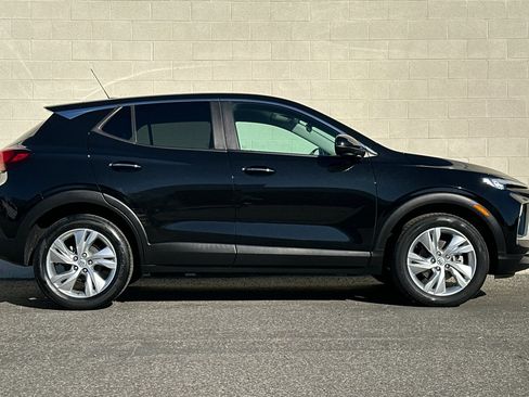 Used 2024 Buick Encore GX Preferred image 3