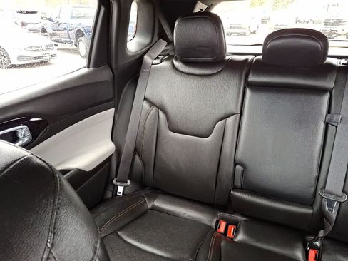 Used 2024 Jeep Compass Limited image 13