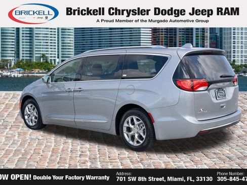 Used 2019 Chrysler Pacifica Limited w/ Advanced Safetytec Group FWD image 8