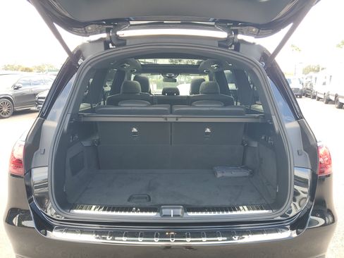 New 2026 Mercedes-Benz GLS 580 4MATIC image 8