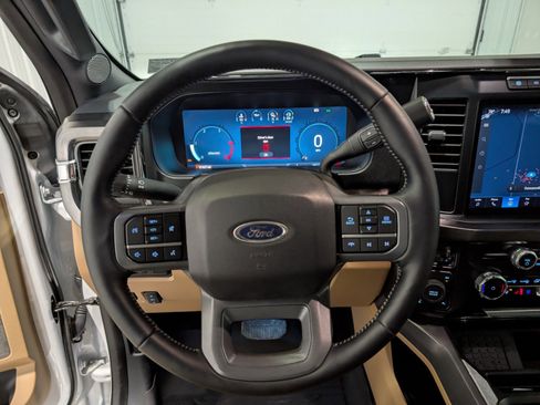 Used 2024 Ford F250 Lariat w/ Chrome Package image 18