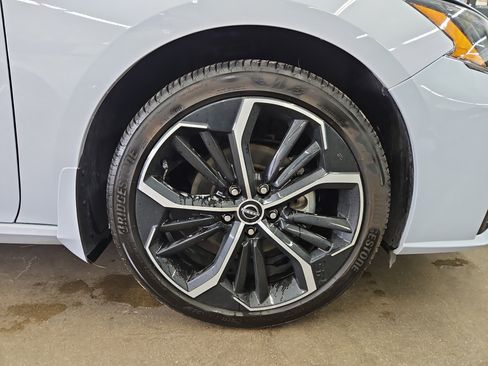 Used 2024 Nissan Altima 2.5 SR w/ SR Premium Package image 26