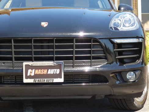 Used 2018 Porsche Macan Sport Edition image 17