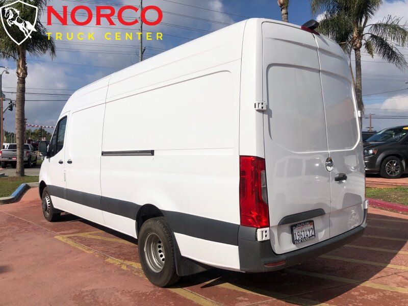 Used 2019 Freightliner Sprinter 3500 RWD image 8