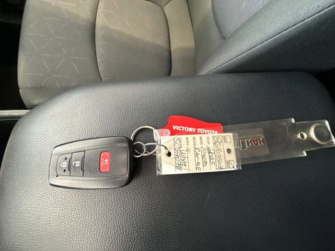 Used 2025 Toyota RAV4 XLE image 9