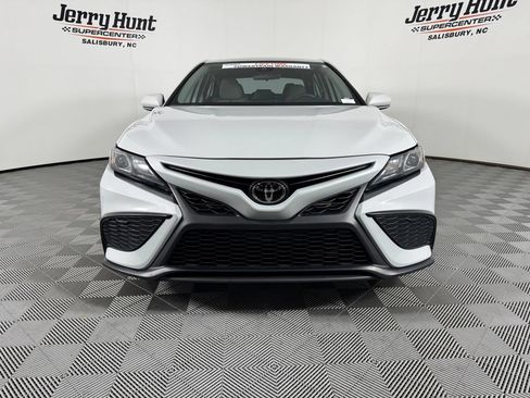 Used 2024 Toyota Camry SE FWD image 4
