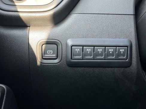 New 2025 GMC Sierra 3500 Pro w/ Convenience Package image 26