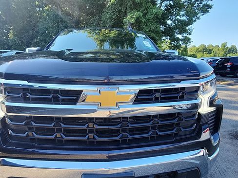 Used 2023 Chevrolet Silverado 1500 LT AWD/4WD image 10