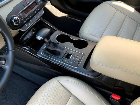 Used 2020 Kia Sorento EX AWD/4WD image 16