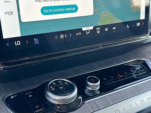 Certified 2025 Ford Expedition Max Platinum w/ Platinum Ultimate Package image 16