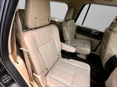 Used 2015 Lincoln Navigator 4WD w/ Equipment Group 101A Reserve image 17