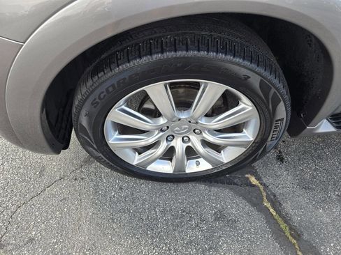 Used 2014 INFINITI QX80 4WD w/ Deluxe Touring Package image 39