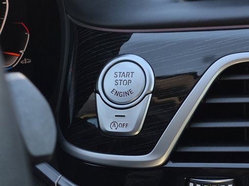 Certified 2022 BMW 750i xDrive w/ Executive Package image 23