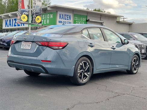 Used 2024 Nissan Sentra SV image 30