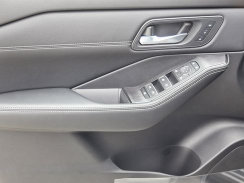 New 2025 Nissan Rogue SL w/ SL Premium Package FWD image 20