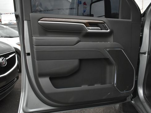 Used 2026 GMC Sierra 2500 SLE w/ SLE Value Package; image 12