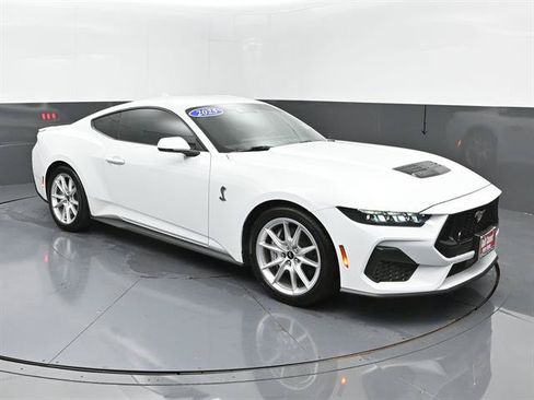 Used 2025 Ford Mustang GT Premium RWD image 2