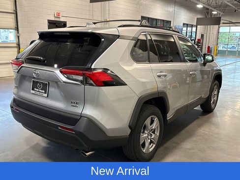 Used 2025 Toyota RAV4 XLE AWD/4WD image 4