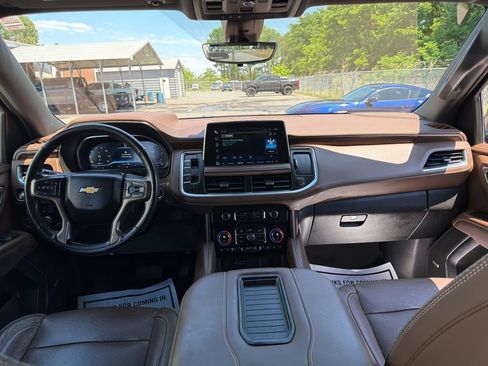 Used 2022 Chevrolet Suburban High Country AWD/4WD image 31