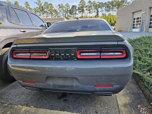 Used 2017 Dodge Challenger R/T Plus image 5
