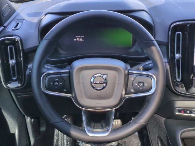 Certified 2023 Volvo C40 P8 Recharge Ultimate w/ Protection Package Premier AWD/4WD image 17