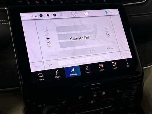 Certified 2024 Jeep Grand Cherokee Limited w/ Luxury Tech Group II image 20