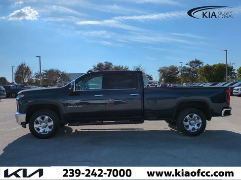 Used 2020 Chevrolet Silverado 2500 LTZ w/ LTZ Premium Package image 8