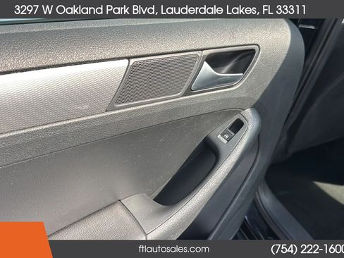 Used 2017 Volkswagen Jetta SE FWD image 24