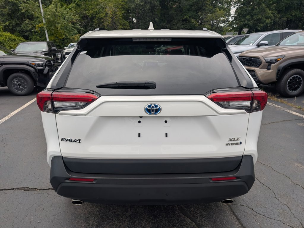 Certified 2023 Toyota RAV4 XLE w/ Convenience Package AWD/4WD image 7