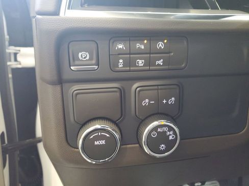 New 2026 Chevrolet Suburban LS image 22